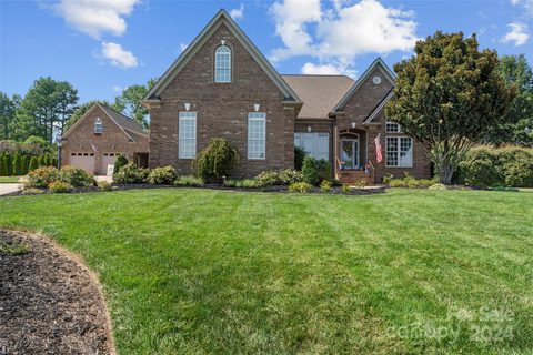7944 Grimsby Circle sold home in Fenton Dell, Harrisburg, NC