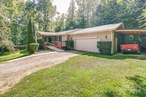 6 Bear Trail sold home in Echo Valley Estates, Fairview, NC