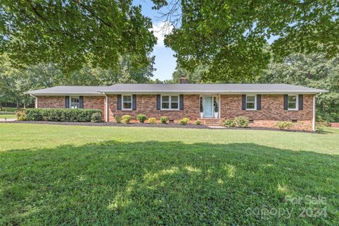 221 Random Road sold home in Southwood Acres, Mocksville, NC