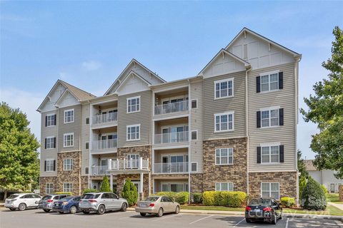 6605 Central Pacific Avenue 402