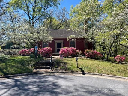 105 Edgewood Circle