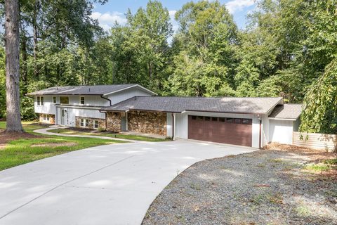 10625 Lake Road