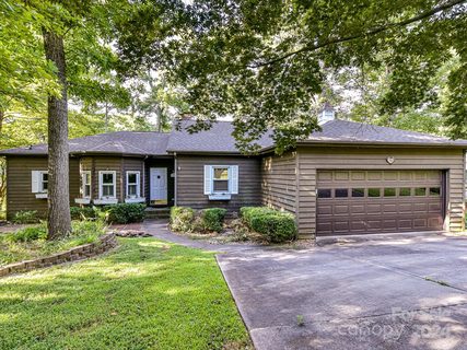7105 Lakeside Drive