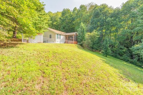 6 Pilgrim Lane sold home in Mountain Ridges Estates, Waynesville, NC