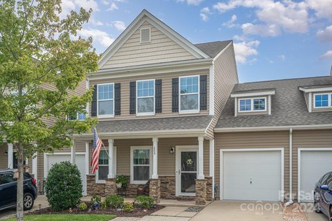 809 Summerlake Drive sold townhome in Summerlake, Fort Mill, SC