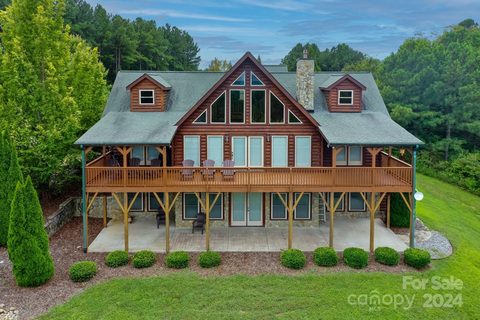 198 Palisade Drive sold home in The Pinnacle at Ridgeview, Mill Spring, NC