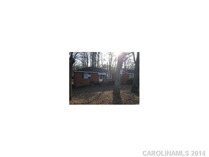 1832 Finchley Drive