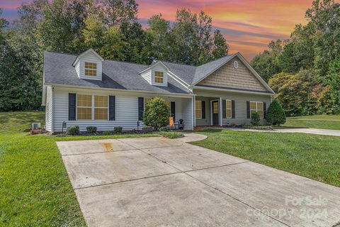 571 Weavers Crossing