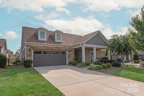 1320 Garden Vista Drive sold home in The Courtyards at Emerald Lake, Matthews, NC