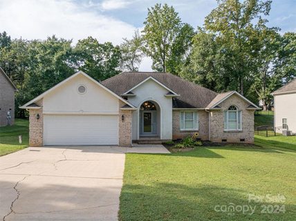 149 Walking Horse Run sold home in Chestnut Ridge, Stanley, NC