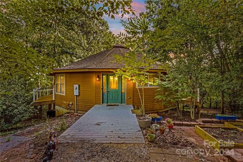Previously sold for $355,800