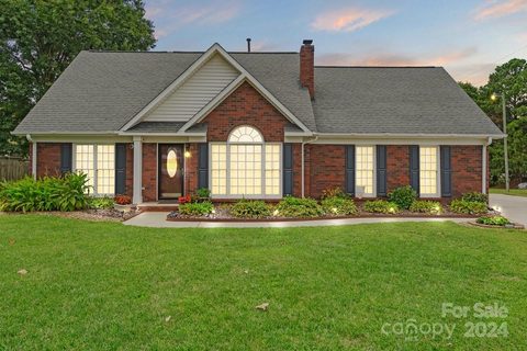 3205 Huntley Place sold home in Roberta Farms, Concord, NC