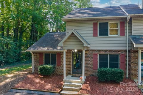 1487 20th Avenue sold home in Huntsmoor, Hickory, NC