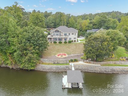6232 Riviera Run Estates Drive sold home in Riviera Run, Hickory, NC