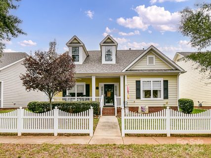 1008 Phar Lap Drive