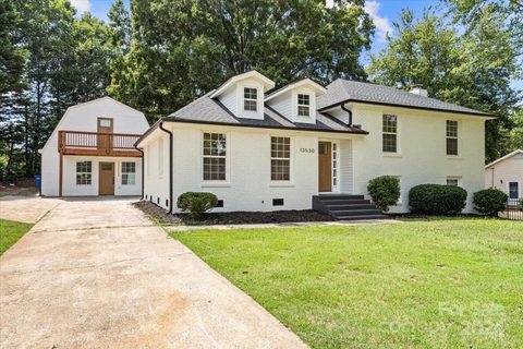 13530 Four Oaks Lane sold home in Idlewood, Matthews, NC