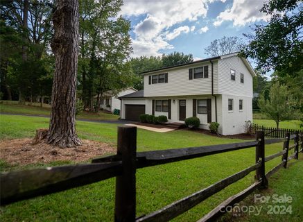 908 Tally Ho Court sold home in Fox Run, Charlotte, NC