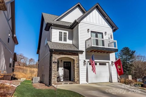 16 Tudor Way sold home in Tudor Croft, Black Mountain, NC