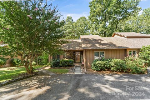 1775 12th Street sold townhome in Huntington Woods Townhouses, Hickory, NC