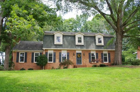 844 River Oaks Lane