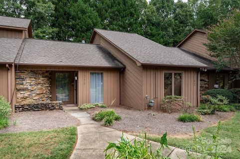 1716 12th Street sold townhome in Huntington Woods Townhouses, Hickory, NC