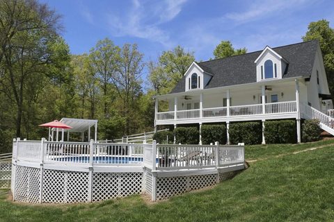 434 Squirrel Lane