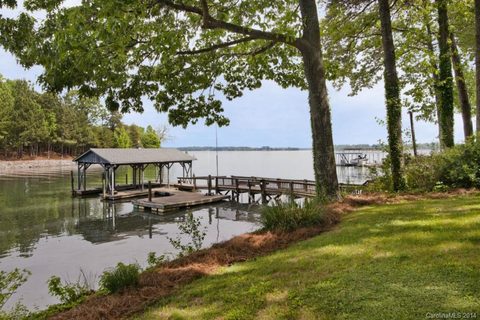 7499 Barfield Lane sold home in Lake Norman, Denver, NC