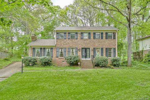 6130 Carriagehouse Lane