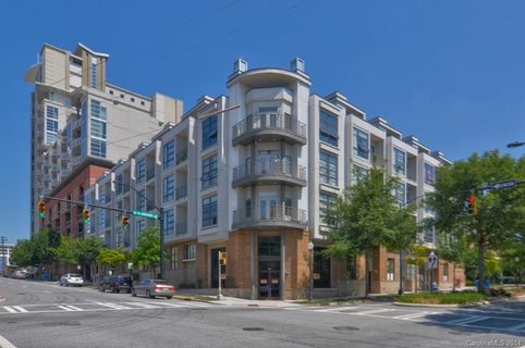 525 E 6th Street 211