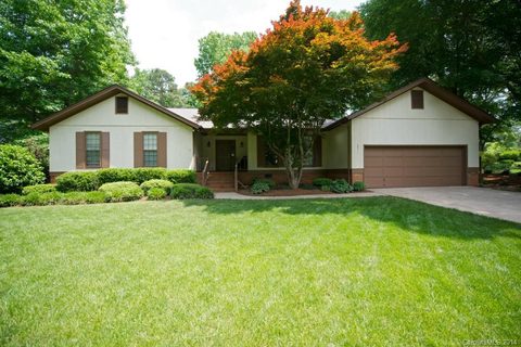 2911 Butter Churn Lane sold home in Hearthstone, Matthews, NC