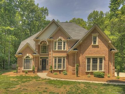 7513 Walnut Crest Drive sold home in Walnut Crest, Waxhaw, NC