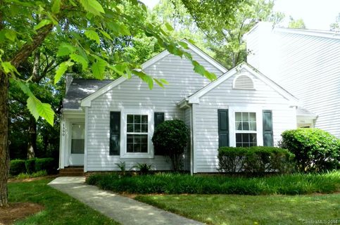 1590 Hunt Club Court
