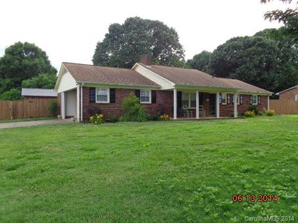 1688 Woolie Road