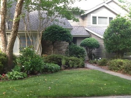 5707 Courtview Drive sold townhome in Sharonview Place, Charlotte, NC