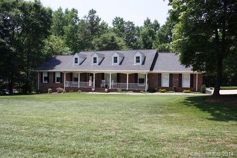 98 Nancy Hanks Place 1