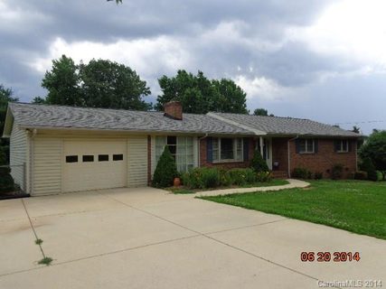 1702 Lenora Circle