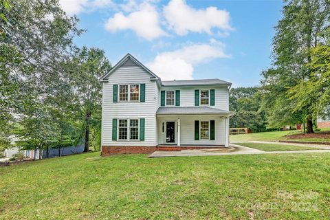 Previously sold for $441,700
