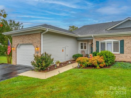 22 Country Meadows Lane sold condo in Country Meadows, Hendersonville, NC
