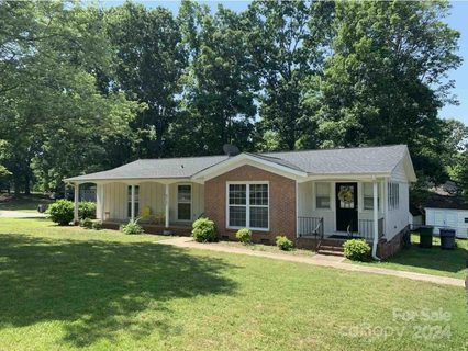 6707 Glenmoor Drive sold home in Little Rock Woods, Charlotte, NC