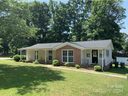 6707 Glenmoor Drive sold home in Charlotte, SC