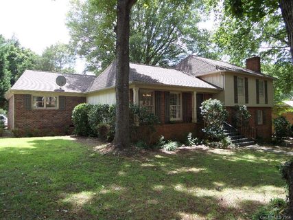 8001 Cliffside Drive