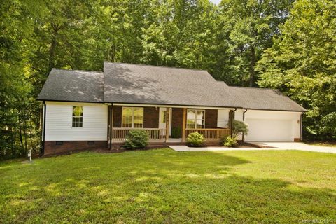 7540 Forest Oak Drive sold home in Forest Oaks, Denver, NC