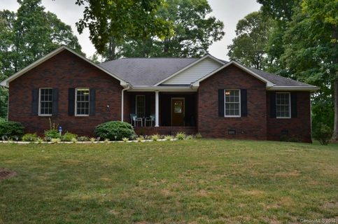 404 Seven Springs Loop