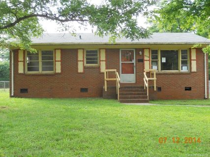 4936 Crestmont Drive sold home in Crestmont, Charlotte, NC