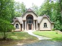 418 Raintree Drive sold home in Matthews, SC