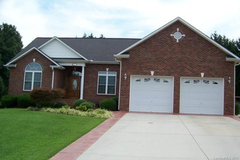 1140 Creekside Drive