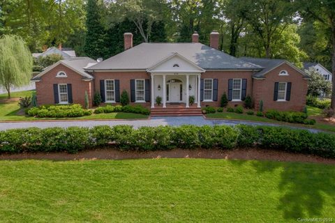 208 Forest Hill Lane