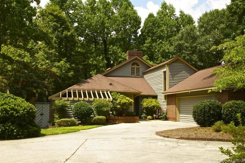 6306 Saddlebrook Court 8