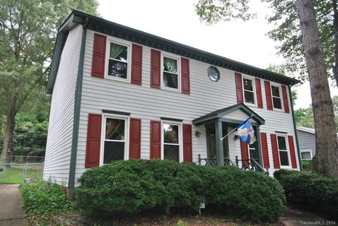 8936 Rittenhouse Circle
