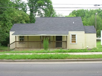 2720 Old Steele Creek Road sold home in Mayfair, Charlotte, NC